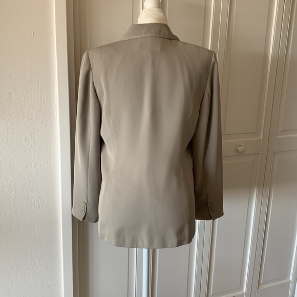 vintage GEOFFREY BEENE SPORT BEIGE ZIP UP POLYESTER JACKET - SIZE 10 - Picture 6 of 7